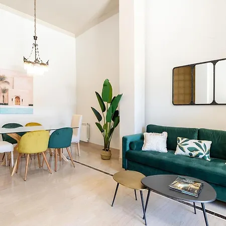 Chezmoihomes Town Hall Apartment 2-3