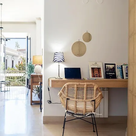 Chezmoihomes Town Hall Apartment 2-2
